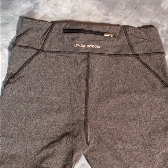 💚 3 for $15 💚 - Under Armour Capris approximate size Small - Picture 2 of 16